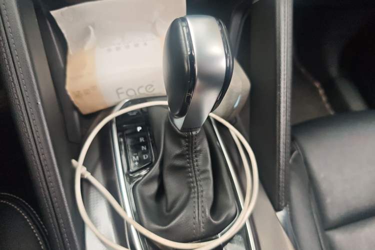 Used Renault Koleos 2018 2.5L Four-Wheel Drive Prestige Edition Gear Lever