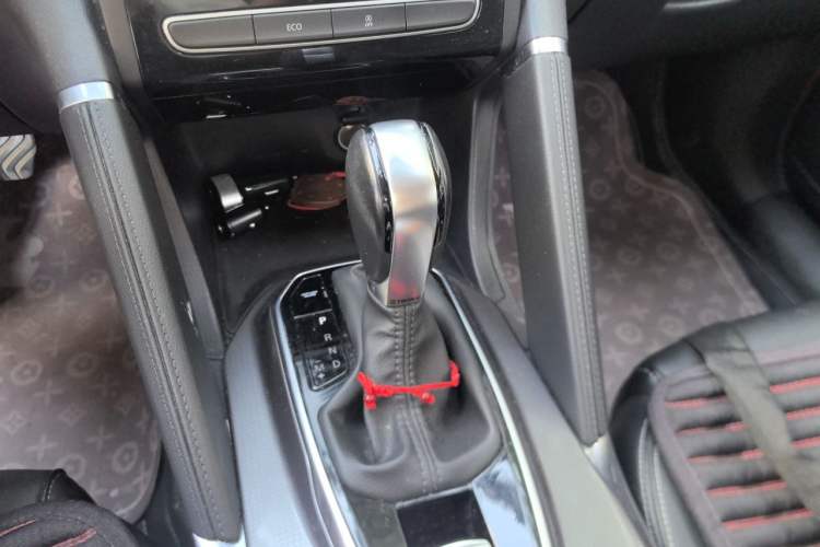 Used Renault Koleos 2018 2.0L Two-Wheel-Drive Luxury Edition Gear Lever