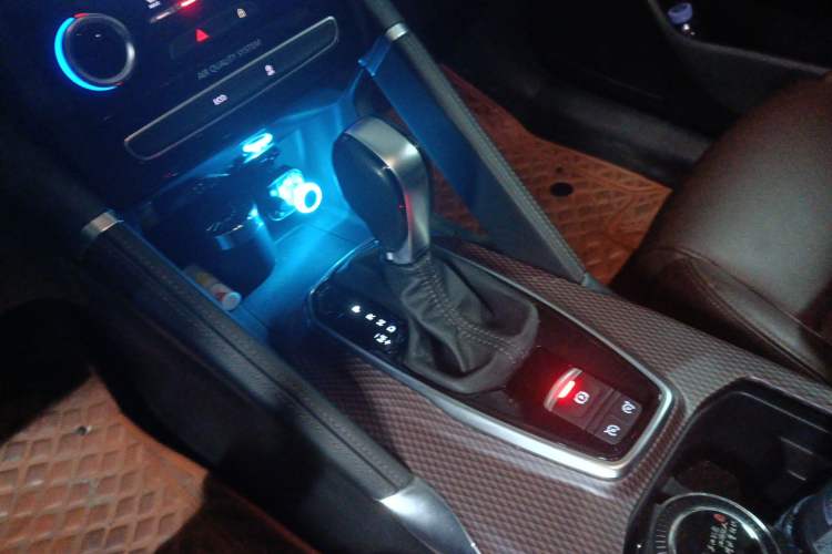 Used Renault Koleos 2018 2.0L Two-Wheel-Drive Luxury Edition Gear Lever