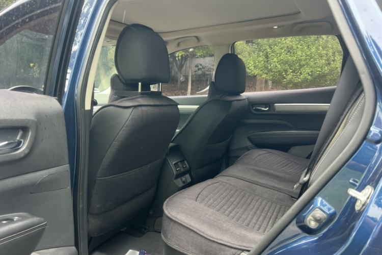 Used Renault Koleos 2018 2.0L Two-Wheel-Drive Luxury Edition Interior 3
