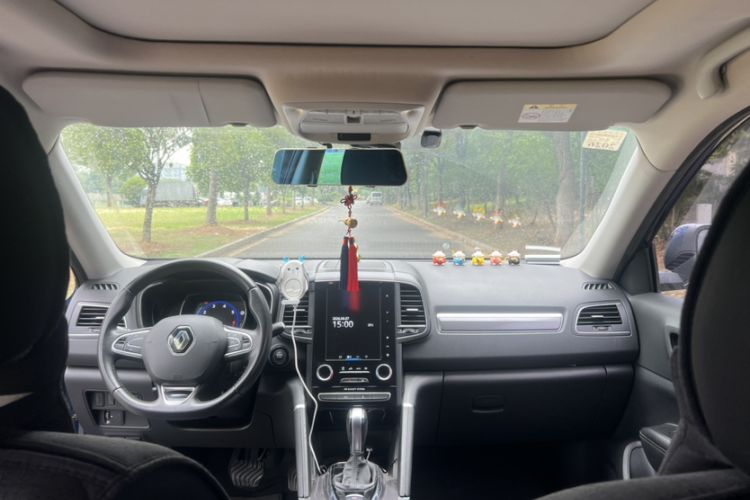 Used Renault Koleos 2018 2.0L Two-Wheel-Drive Luxury Edition Interior 4