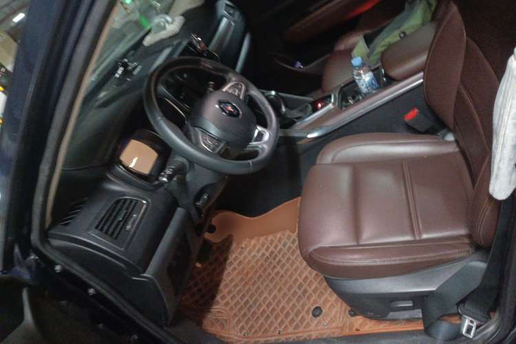 Used Renault Koleos 2018 2.0L Two-Wheel-Drive Luxury Edition Left Front Seat