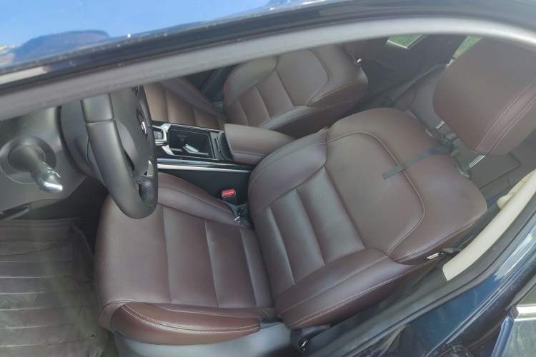 Used Renault Koleos 2018 2.5L Four-Wheel Drive Ultimate Edition Left Front Seat