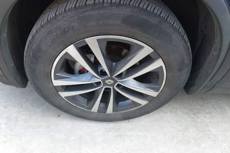 Used Renault Koleos 2018 2.5L Four-Wheel Drive Ultimate Edition Left Front Wheel Hub