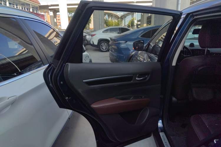 Used Renault Koleos 2018 2.5L Four-Wheel Drive Ultimate Edition Left Rear Door Interior