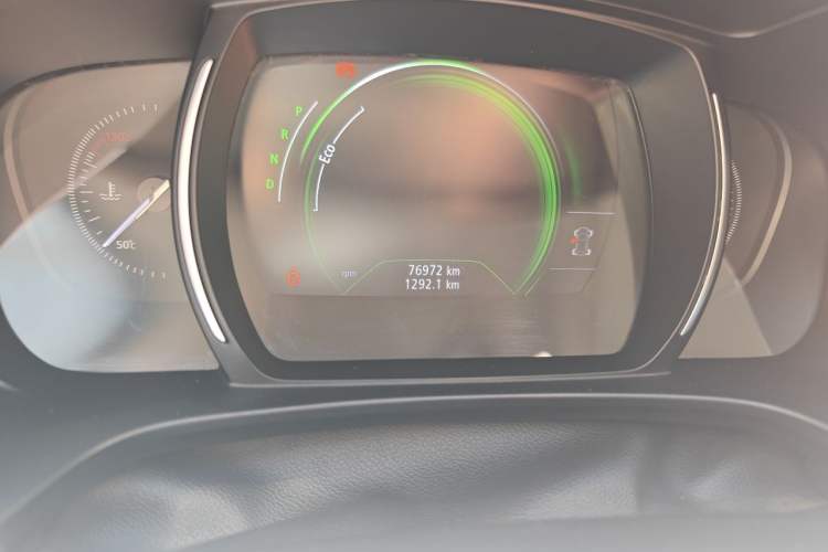 Used Renault Koleos 2018 2.0L Two-Wheel-Drive Luxury Edition Odometer Close Up