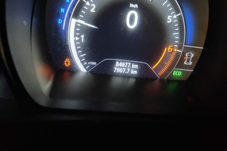 Used Renault Koleos 2018 2.5L Four-Wheel Drive Ultimate Edition Odometer Close Up