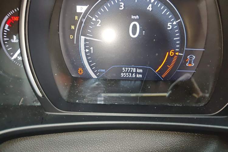 Used Renault Koleos 2018 2.0L Two-Wheel-Drive Luxury Edition Odometer Close Up