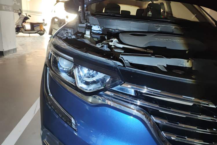 Used Renault Koleos 2018 2.5L Two-Wheel Drive Prestige Edition Right Front Headlight