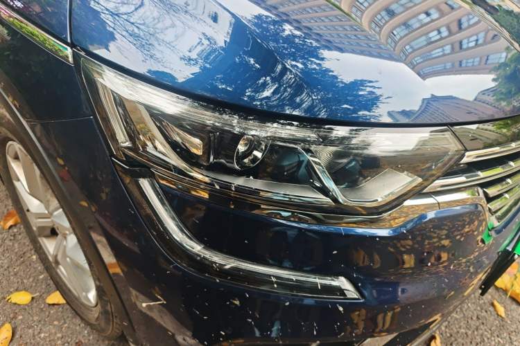 Used Renault Koleos 2018 2.5L Four-Wheel Drive Prestige Edition Right Front Headlight