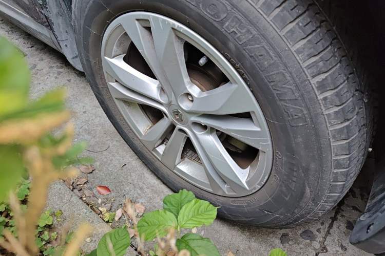 Used Renault Koleos 2018 2.0L Two-Wheel-Drive Luxury Edition Right Front Wheel Hub