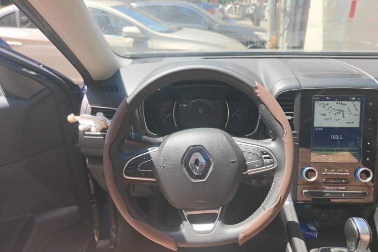 Used Renault Koleos 2018 2.0L Two-Wheel-Drive Luxury Edition Steering Wheel