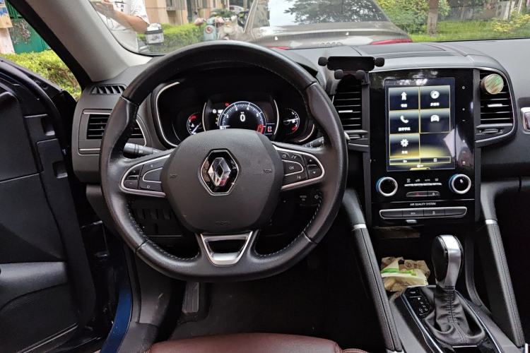Used Renault Koleos 2018 2.0L Two-Wheel-Drive Luxury Edition Steering Wheel
