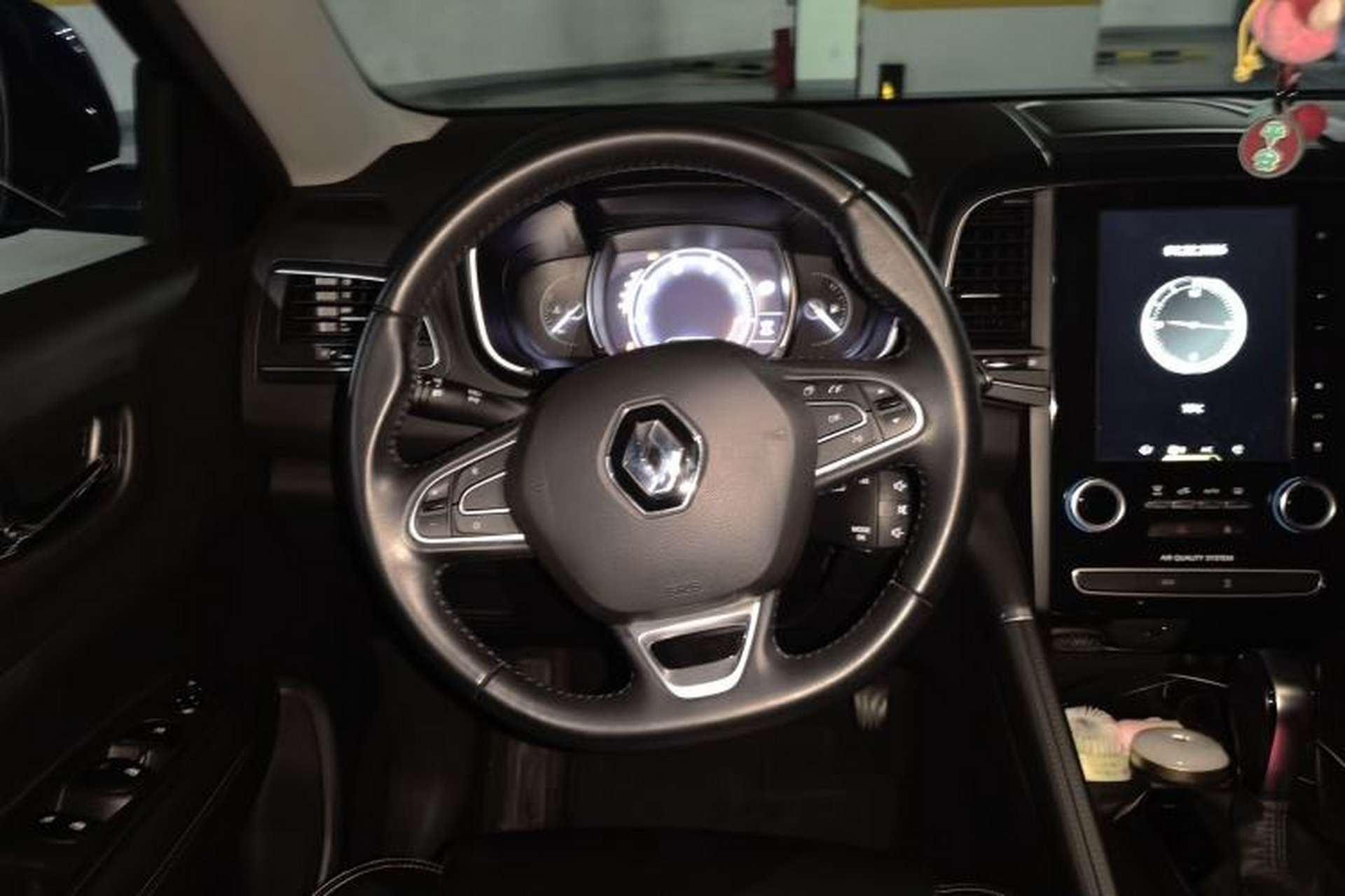 Used Renault Koleos 2018 2.0L Two-Wheel-Drive Luxury Edition Steering Wheel