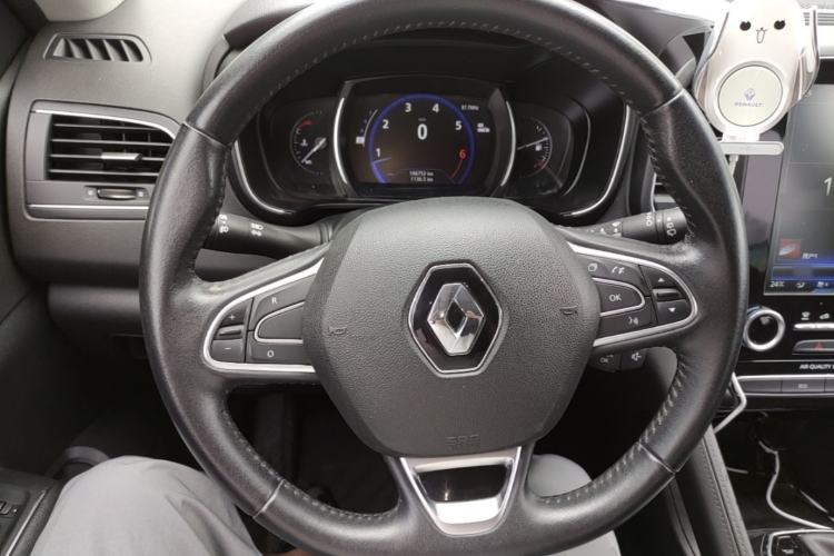 Used Renault Koleos 2018 2.0L Two-Wheel-Drive Luxury Edition Steering Wheel