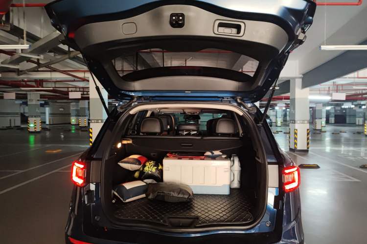 Used Renault Koleos 2018 2.5L Two-Wheel Drive Prestige Edition Trunk