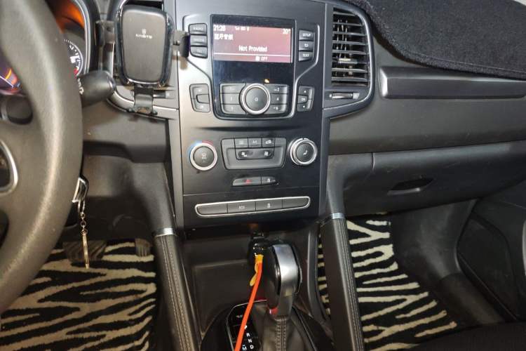 Used Renault Koleos 2018 2.0L Two-Wheel Drive Comfort Edition Audio And AC Panel