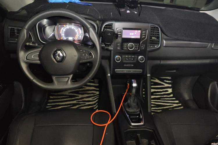 Used Renault Koleos 2018 2.0L Two-Wheel Drive Comfort Edition Center Console