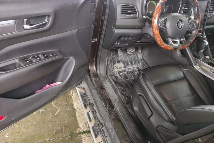 Used Renault Koleos 2018 2.0L Two-Wheel Drive Leading Edition Driver Seat