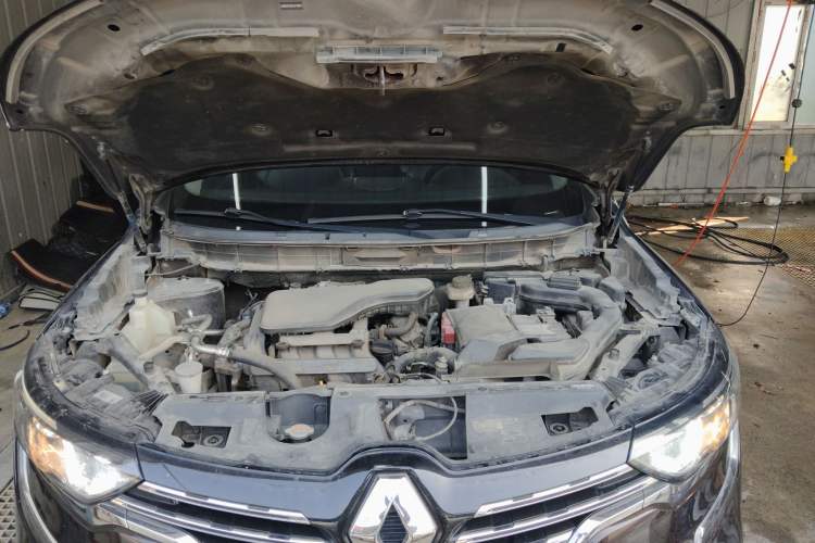 Used Renault Koleos 2018 2.0L Two-Wheel-Drive Luxury Edition Engine Bay