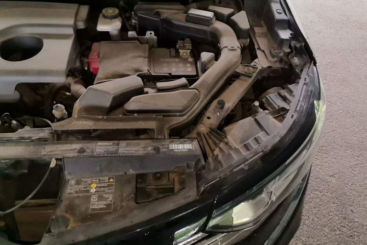 Used Renault Koleos 2018 2.0L Two-Wheel-Drive Luxury Edition Engine Bay Left