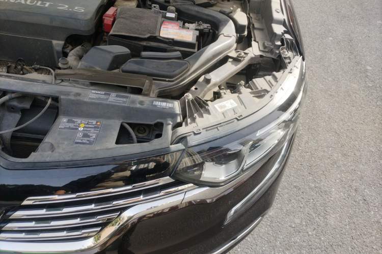 Used Renault Koleos 2018 2.5L Two-Wheel Drive 120th Anniversary Limited Edition Engine Bay Left