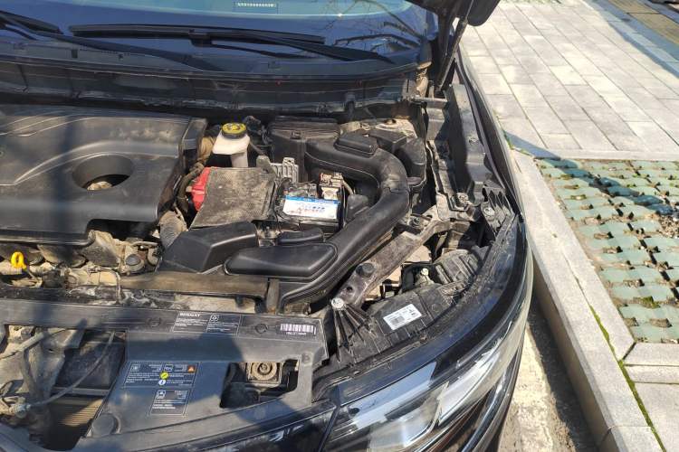 Used Renault Koleos 2018 2.0L Two-Wheel Drive Comfort Edition Engine Bay Left