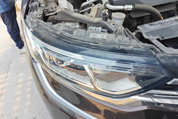 Used Renault Koleos 2018 2.0L Two-Wheel-Drive Luxury Edition Exterior 6