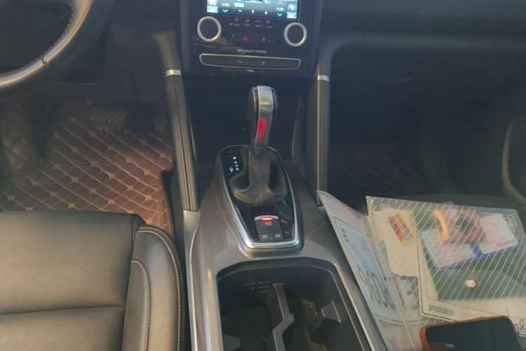 Used Renault Koleos 2018 2.0L Two-Wheel-Drive Luxury Edition Gear Lever