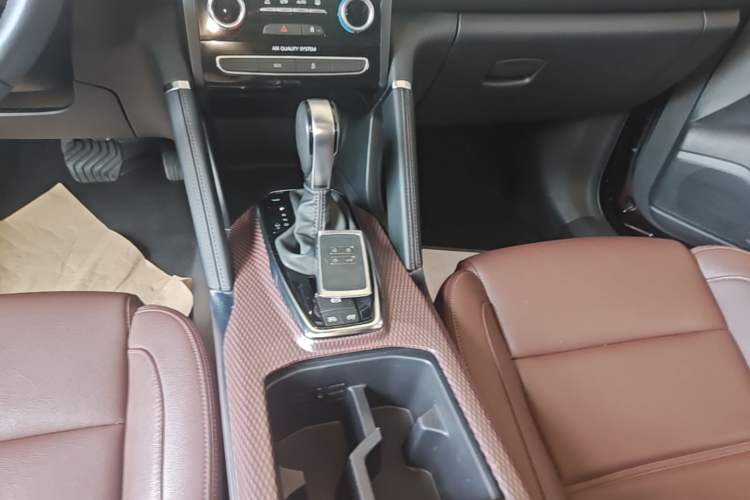 Used Renault Koleos 2018 2.0L Two-Wheel Drive 120th Anniversary Limited Edition Gear Lever