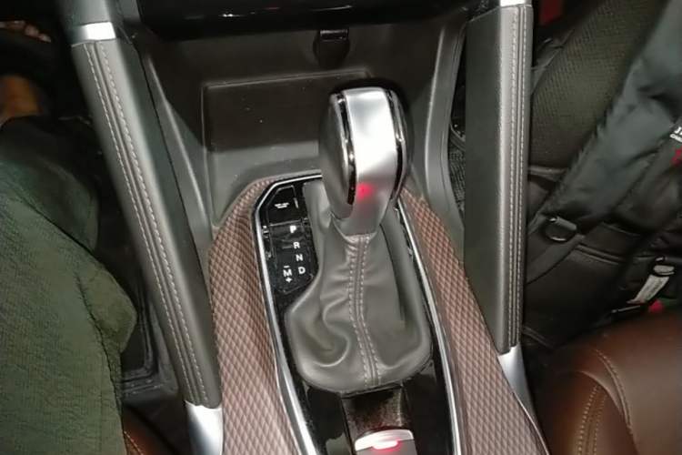 Used Renault Koleos 2018 2.5L Two-Wheel Drive 120th Anniversary Limited Edition Gear Lever
