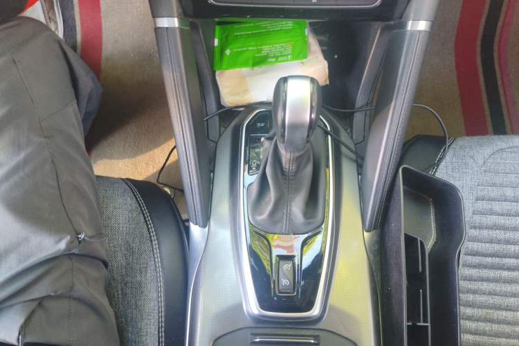 Used Renault Koleos 2018 2.5L Two-Wheel Drive Prestige Edition Gear Lever