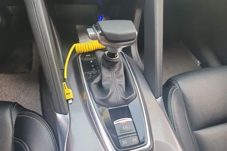 Used Renault Koleos 2018 2.0L Two-Wheel-Drive Luxury Edition Gear Lever