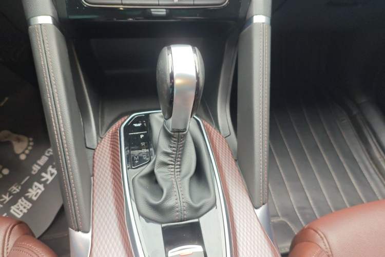 Used Renault Koleos 2018 2.0L Two-Wheel Drive 120th Anniversary Limited Edition Gear Lever