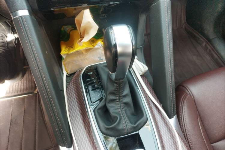 Used Renault Koleos 2018 2.5L Two-Wheel Drive 120th Anniversary Limited Edition Gear Lever