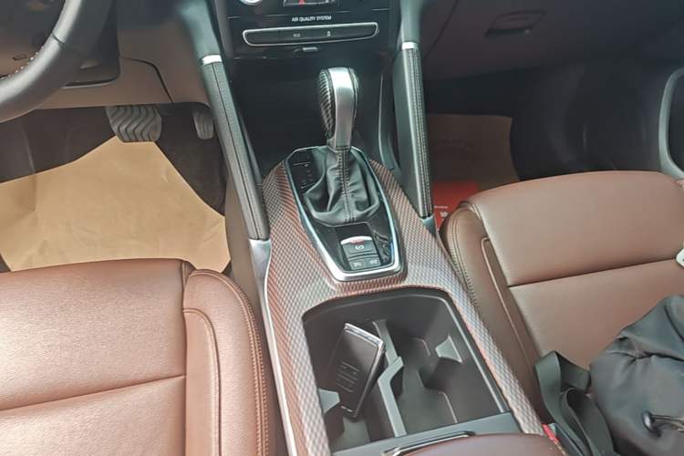 Used Renault Koleos 2018 2.0L Two-Wheel Drive 120th Anniversary Limited Edition Gear Lever