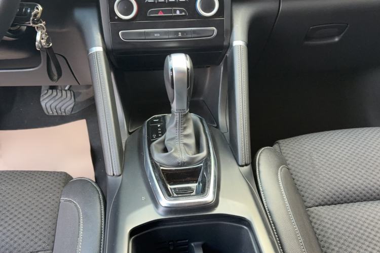 Used Renault Koleos 2018 2.0L Two-Wheel Drive Comfort Edition Gear Lever
