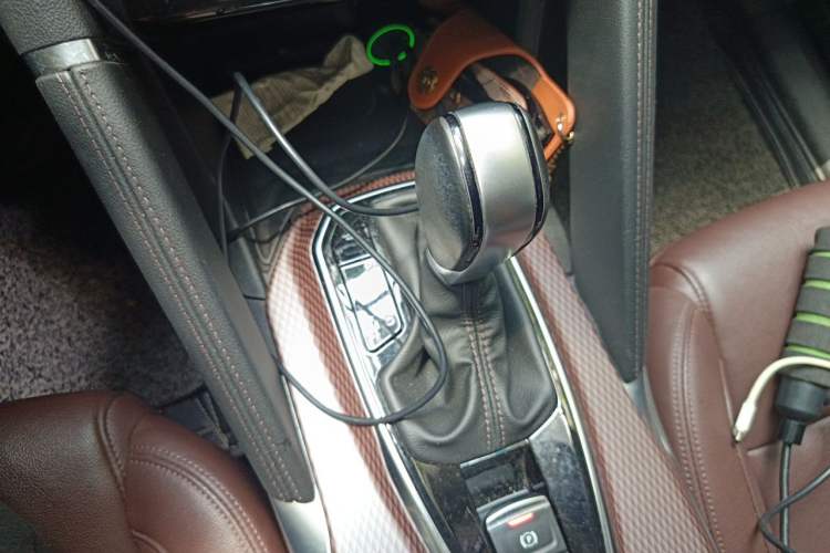 Used Renault Koleos 2018 2.0L Two-Wheel Drive 120th Anniversary Limited Edition Gear Lever