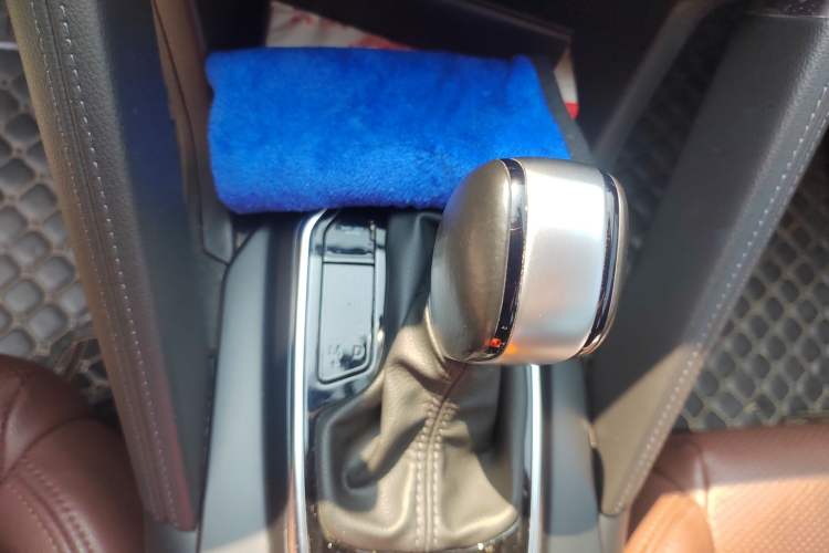Used Renault Koleos 2018 2.0L Two-Wheel Drive Comfort Edition Gear Lever
