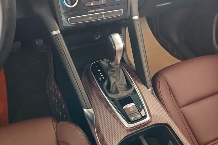Used Renault Koleos 2018 2.0L Two-Wheel Drive 120th Anniversary Limited Edition Gear Lever