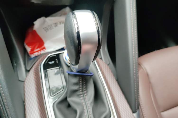 Used Renault Koleos 2018 2.0L Two-Wheel Drive 120th Anniversary Limited Edition Gear Lever