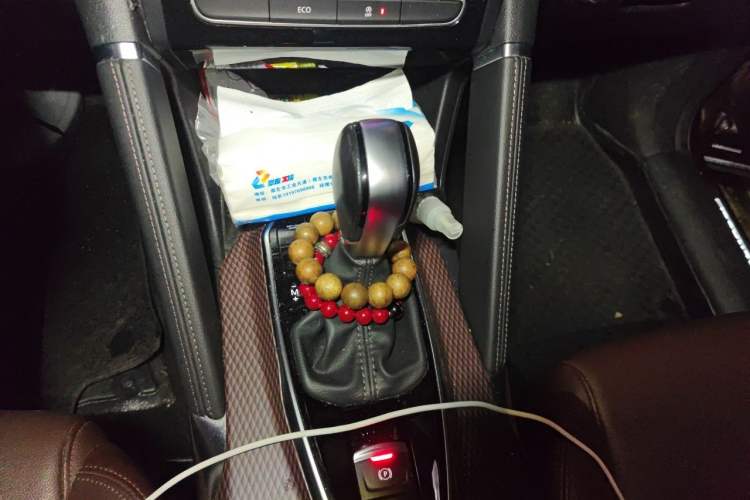 Used Renault Koleos 2018 2.5L Two-Wheel Drive 120th Anniversary Limited Edition Gear Lever