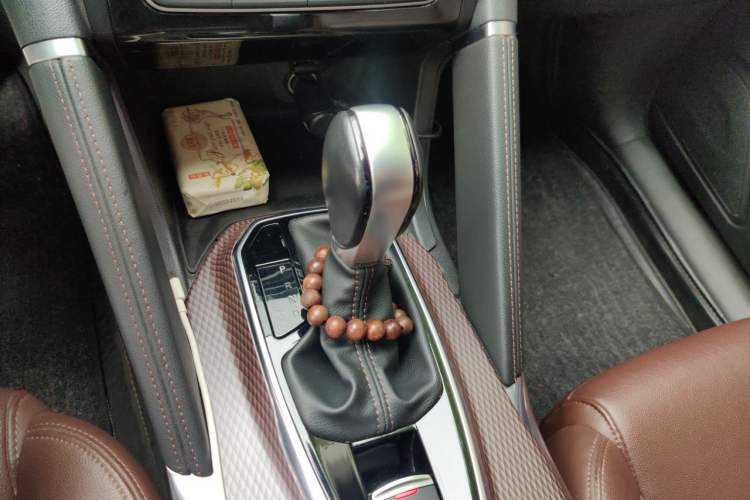 Used Renault Koleos 2018 2.0L Two-Wheel Drive 120th Anniversary Limited Edition Gear Lever
