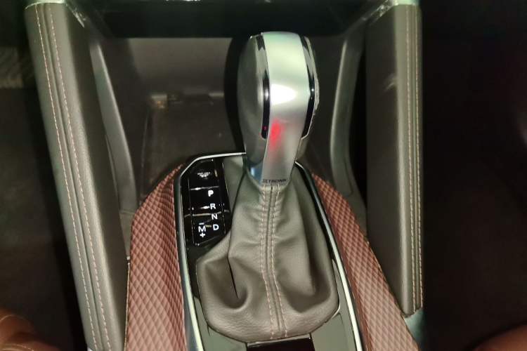 Used Renault Koleos 2018 2.0L Two-Wheel Drive 120th Anniversary Limited Edition Gear Lever