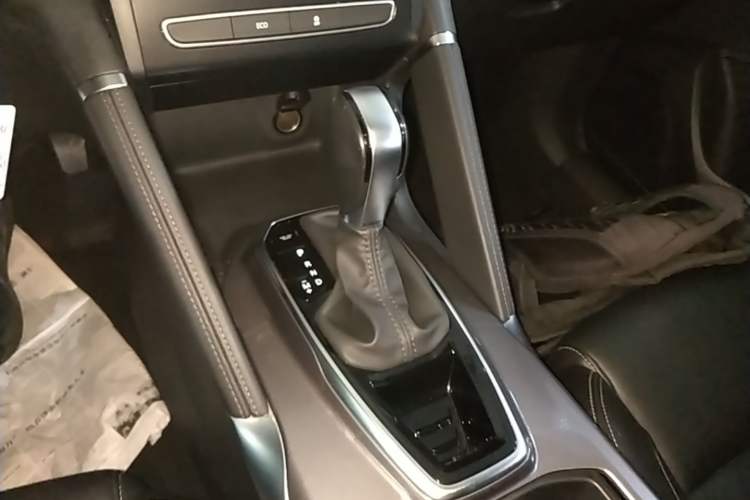 Used Renault Koleos 2018 2.0L Two-Wheel Drive Leading Edition Gear Lever