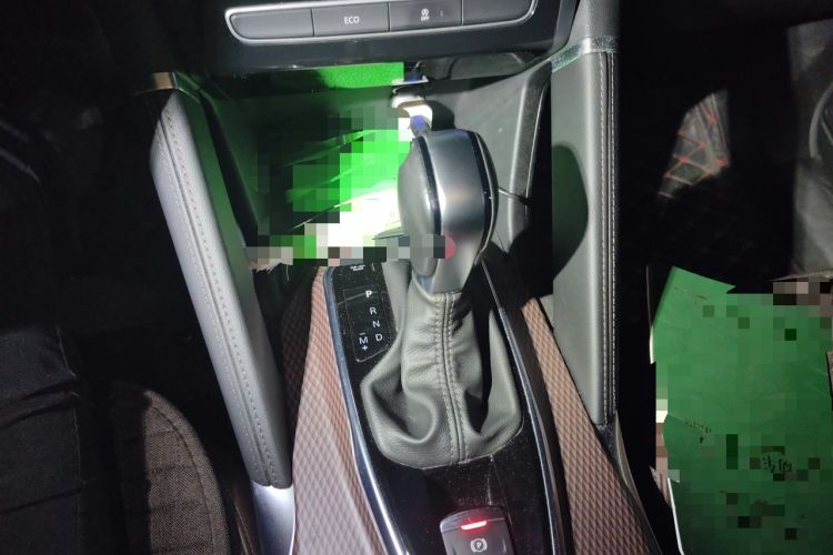 Used Renault Koleos 2018 2.0L Two-Wheel Drive 120th Anniversary Limited Edition Gear Lever