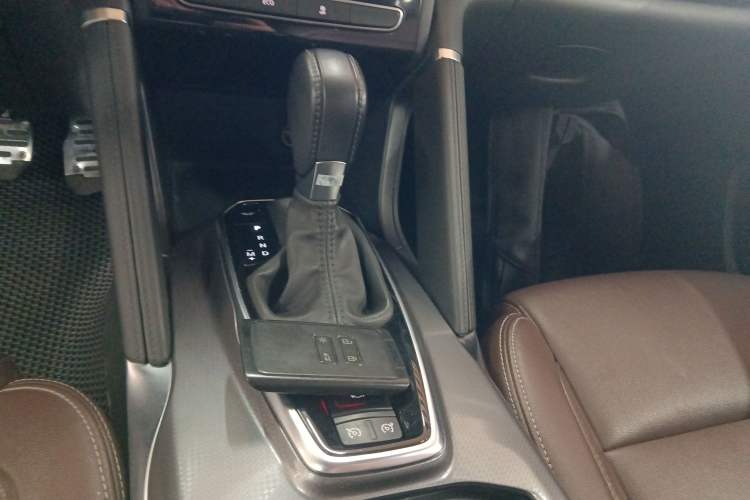 Used Renault Koleos 2018 2.5L Two-Wheel Drive Prestige Edition Gear Lever