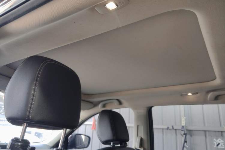 Used Renault Koleos 2018 2.0L Two-Wheel-Drive Luxury Edition Headliner