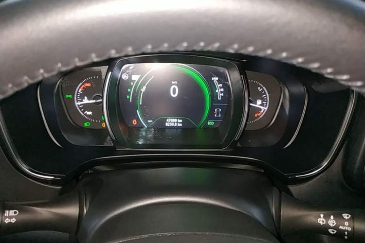 Used Renault Koleos 2018 2.0L Two-Wheel Drive Leading Edition Instrument Cluster