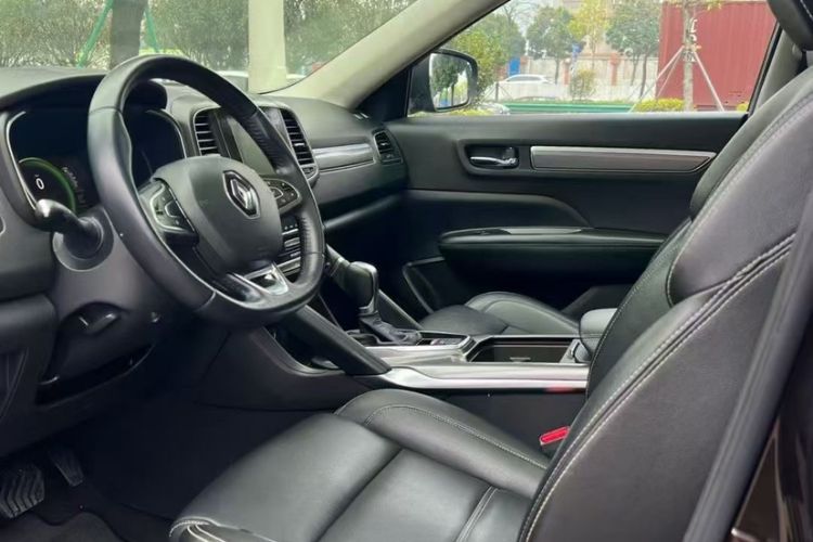 Used Renault Koleos 2018 2.0L Two-Wheel-Drive Luxury Edition Interior 2